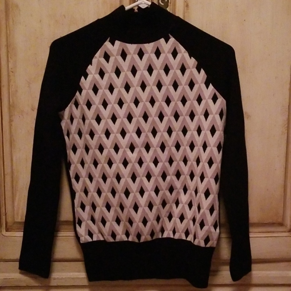 Diamond Round Neck Sweater